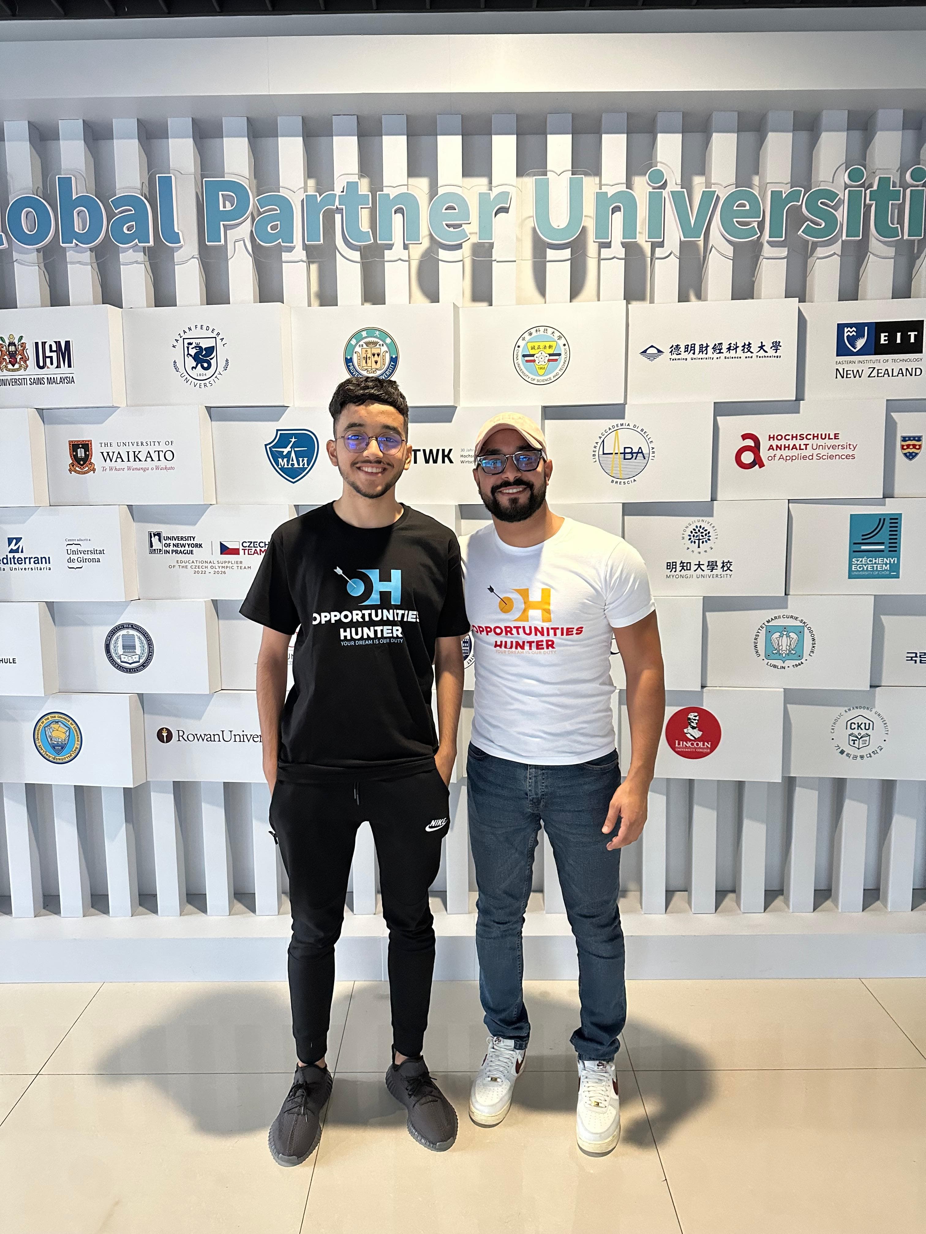 Étudiant 2 parti avec OpportunitiesHunter